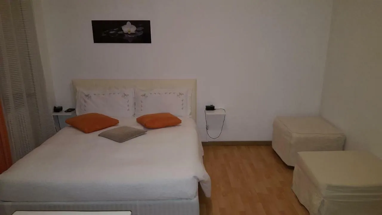 Casa Primavera Bergamo 0*,